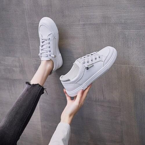 2021 White Shoes Women Fashion Flat Running Shoes Slip on Flats Casual Loafers Woman Platform White Sneakers Women Traine