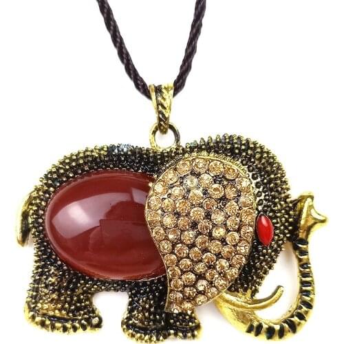 Natural Stone Agate Necklace Pendant Jewelry Diamond Red Agate Elephant Necklace Pendant Sweater Chain Jewelry