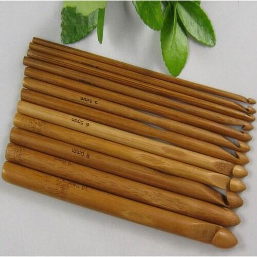 12Pcs Sweater knitting Circular Bamboo Handle Crochet Hooks Smooth Weave Craft Needle C1