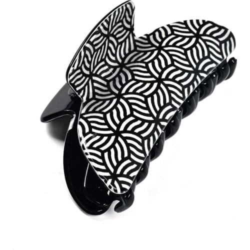 2pcs/lot 7.5cm 2020 Vintage Geometric Print Hair Claws for Women Hair Barrettes Hairpins Crab Black Clip Hair Accessories 19102