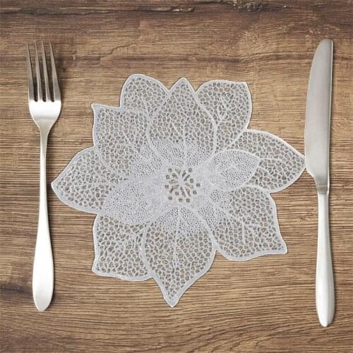 Table Mat Hollow Out Bauhinia Shaped Placemat Heat Insulation Pad Decorative Tools for Home Shops Golden/Silver