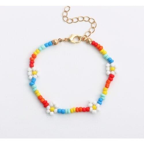 2021 Boho New Korean Cute Flowers Daisy Bracelets Transparent Colorful Beaded Handmade Elastic Wristband for Women Jewelry