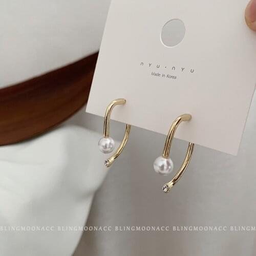 2020 New Fashion Womens Earrings Simple Delicate Little Pearl Earrings For Women Party Girl Jewelry Gifts Wholesale