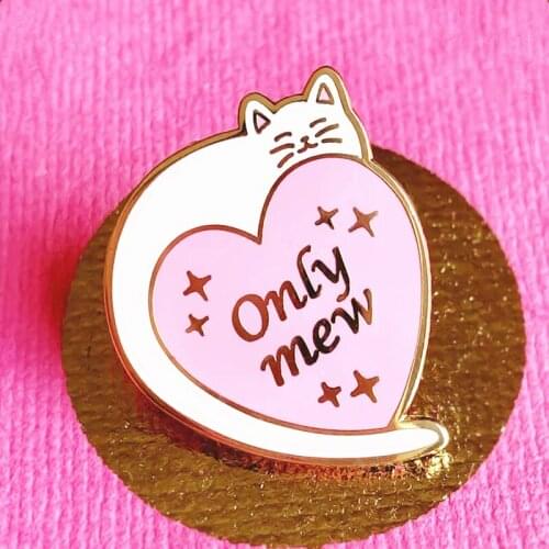 YAOJIE Only Mew Cat On a Heart Brooch Pins Enamel Metal Badges Lapel Pin Brooches Jackets Jeans Fashion Jewelry Accessories