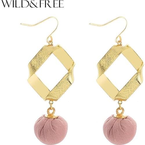 Wild&Free Korea Cute Pink Ball Dangle Earrings For Women OL Gold Color Geometric Twisted Hollow Drop Earings Girl Gift Wholesale