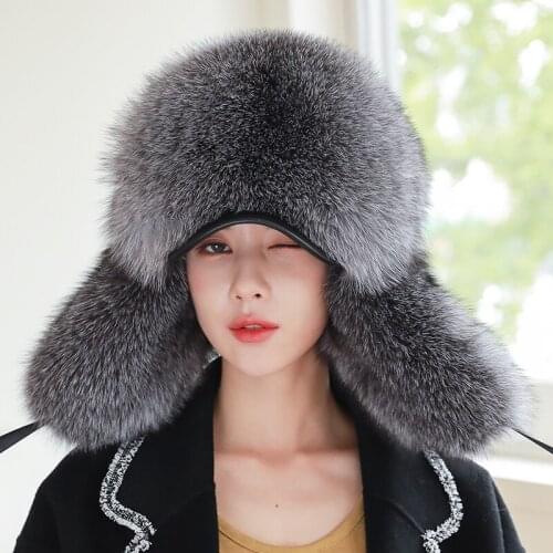 2020 New Women Silver Fox Fur Hats Leifeng Beanies Winter Warm Fur Ear Protection Hats Russian Warm Fox Bomber Hats Peaked Caps