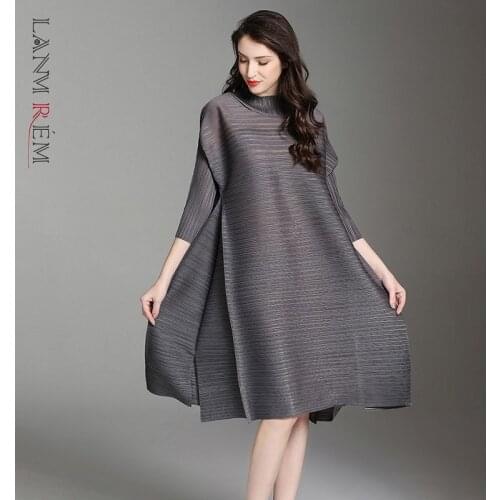 LANMREM 2021 High Quality New Fashion Pletead Clothing Turtleneck Vent Hem Loose Fold Knee-length Vintage Dress Women EB015