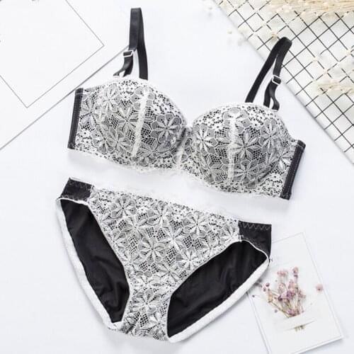 New Push Up Black Sexy Bra Set Wireless Brassiere Set Breathable Deep V Bra Lace Lingerie Set Embroidery Women Underwear Panties