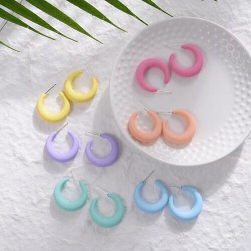 AOMU Spring Summer Korea Simple Cute Candy Color Acrylic C-shaped Earrings Colourful Curved Hoop Earrings for Women Jewelry Gift