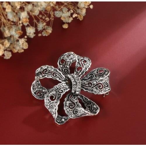 Wbmqda Hot Tibetan Silver Women Hollow Crystal Flower Brooch Pin Vintage Brooches Arabia Paisley Pattern Lapel Corsage Jewelry