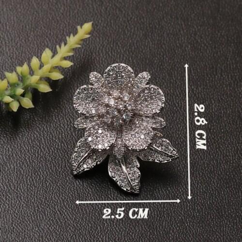 Lanyika Fashion Jewelry Exquisite Flower with Leaf Brooch Pin for Engagement Wedding Micro Paved Zircon Popular Gifts