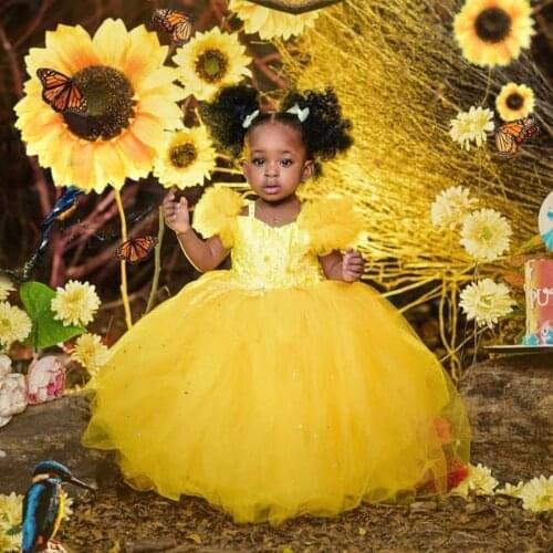 Vintage Flower Girls Dresses Cute Baby Short Sleeve Hand Made Flowers Kids Formal Wear Floor Length Ball Gown Girl Dress For Wed