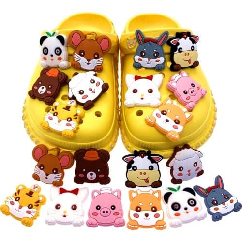 100PCS Wholesale Mix Sheep Pig Tiger Cartoon Jibz Croc Decoration Animal Shoe Charms Kids Party Gifts Wristband Accessories