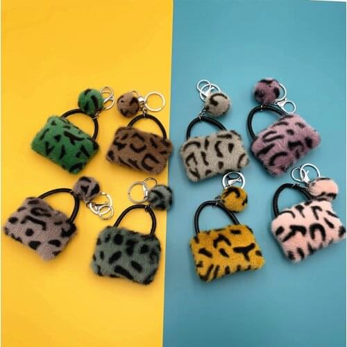 2020 Fur Pom Keychains Fake Rabbit Fur Leopard Bag Key Chain Porte Clef pom De Fourrure Fluffy Bag Charms Keychain Keyring