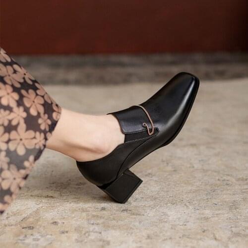 Women Shoes Natural Leather pumps 22-24.5cm spring and summer cowhide Sheepskin insole heels for women Metal chain decoration