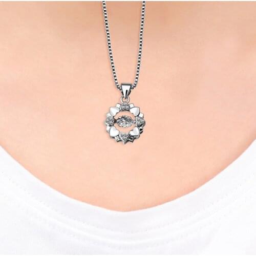 Fashion Zircon Love Heart Flower Pendant Necklace Romantic Charming Clavicle Chain for Women Wedding Valentine Day Jewelry