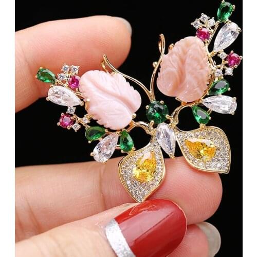 OKILY Luxury Nature Shell Jewelry for Women Shiny Zirconia Butterfly Brooch Pin Delicate Animal Brooches Family New Year Gift