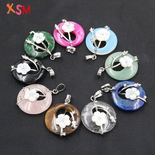 Natural Stone Hollow Round Flower Pendant Rose Quartzs Black Agates Opal Plum Blossom Pendant for Women Men Charms Jewelry 1 Pcs