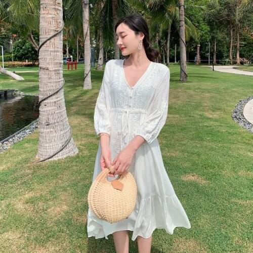2021 New Fashion French Sexy V-Neck White Summer Dress Womens Temperament Single-Breasted Elegant Dress