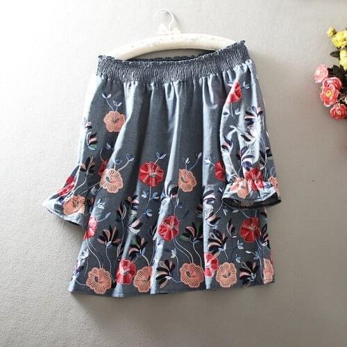 Womens Spring Summer Designer Floral Embroidery Vintage Cotton Linen Shirt Female High Waist Casual Loose T Shirt Top TB477