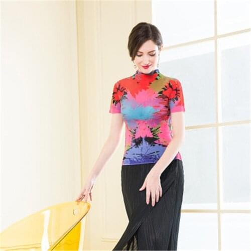 Miyake pleated top short-sleeved women 2021 new heavy industry three times pleated fashion comfortable slim t-shirt small shirt