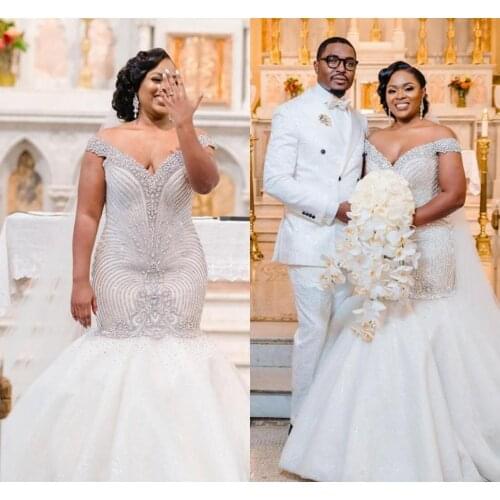 Arabic Style Ivory Lace A Line Wedding Gowns 2023 Sheer Neck Long Sleeves Beaded Top Plus Size Bridal Party Dresses Robe De