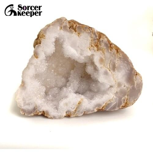 Natural Agates Geode Crystal Hole Mineral Specimen Contains Clean Crystal Clusters of Very Beautiful Small Stone BD919