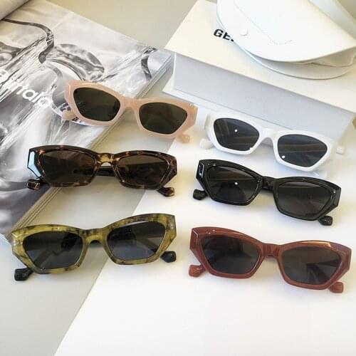 2021 New Small Frame Sunglasses Women Fashion Cat Eye Sun Glasses Men Retro Design Wild Street Eyewear Uv400 Party Eyewear