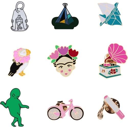 Pineapple Parrot Wine Glasses Cigarette Phonograph Bicycle Tent Pin Enamel Brooch Metal Denim Badge Brooches For Women Men Pins
