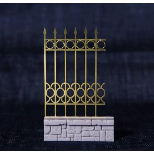 Crazy King 1/35 Resin Scene GK White Model Hand Model Military Building Scene Accessories with Etched Film 05A