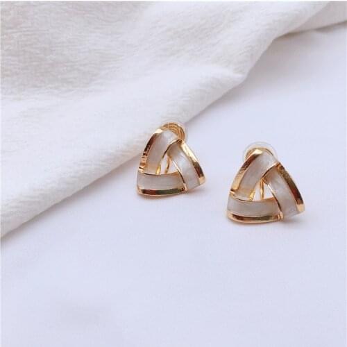Ear clip no ear hole female French temperament Sen super fairy earring simple geometric triangle drop oil earrings