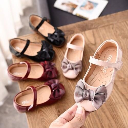 Children Shoes Girls Shoes 2018 Spring New Fashion Patent Leather Princess Flat Lovely Bow Casual Kids Shoes Party Dance Shoes