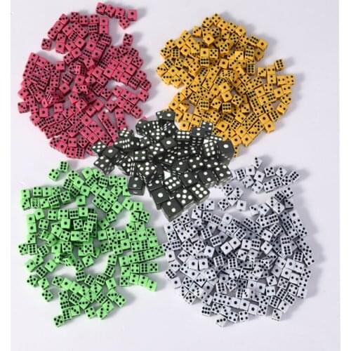 100 Pcs/lot black/Yellow/White/Green/Red Square Point Dice Puzzle Game Send Children 6 Sided Dice DIY Game Accessory 8mm