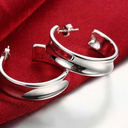 New charm 925 Sterling Silver Beautiful stud earrings for woman Fashion temperament Christmas Gift Street all-match Jewelry