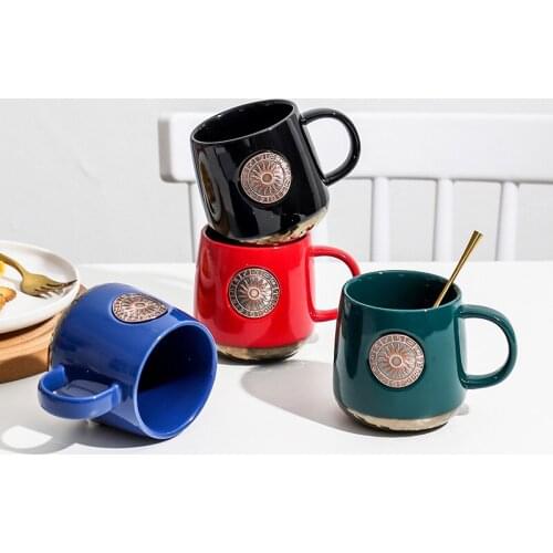 Creative Bronze Medal Mugs Ceramic For Coffee Tea Personalized Milk Water Cups Kitchen Tableware Modern Home Decor Boss Men Gift