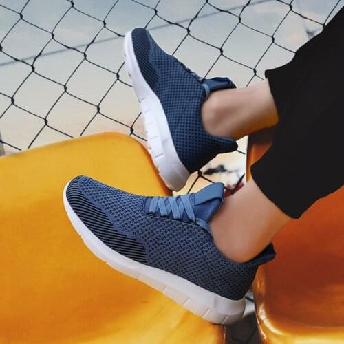 Casual slip de sport para athletic white summer breathable sneaker Light men comfortable causal leisure hot sale on mesh spring