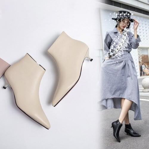 Womens Fashionable Ankle Boots, Pointed Low-heeled Short Boots (Height 3.5cm 1.38inches)