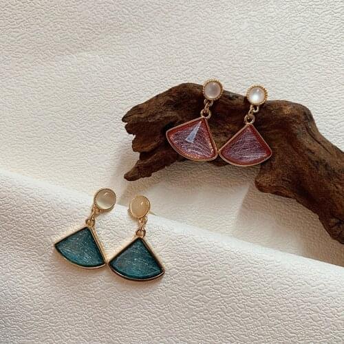 Geometric long Temperament Earrings accessories girl fashion drawing crystal retro resin stud earrings for women jewelry