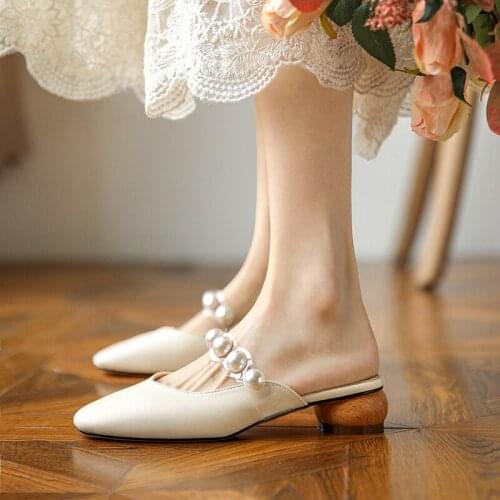 2021 Summer New Fashion Womens Flip Flops String Bead Woman Slippers Womens Low Heels Shoes Luxury Designer Slides Sexy Adult