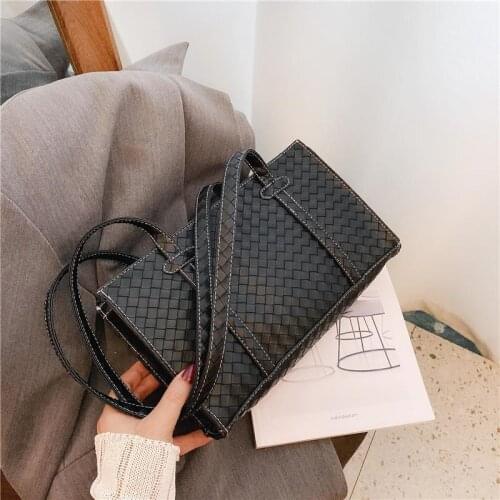 2021 Trend Woven Handbags Women Bales Fashion Tide Weave Hand Shoulder Lady Retro Solid Color Purse Small Square Bag