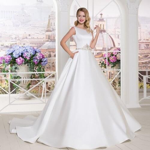 Satin Wedding Dresses A-line Robe De Mariee Sexy Backless Sparkly Beading Crystal Waist Simple Wedding Gowns Vestidos