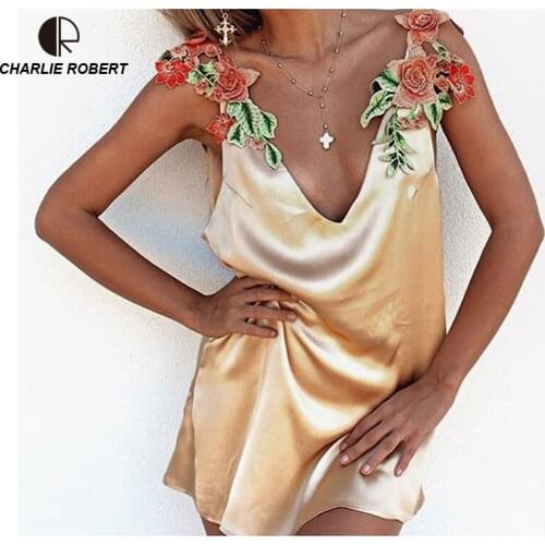 CR Summer New Womens Sexy Dress Sleeveless V-neck Embroidered Female Dress Holiday Strap vestido wholesale