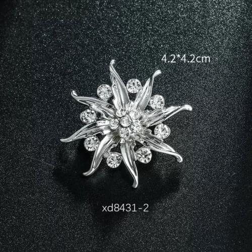 Fashion Brooch Plant Flower Fish anti-light fixed pin simple style suit shirt super matching accessories