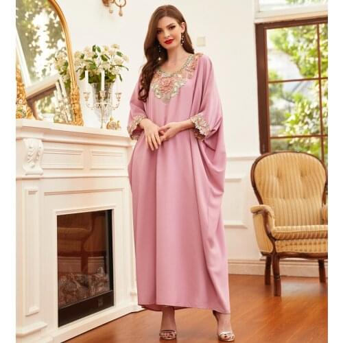 Womens Clothing Three-Dimensional Hand Made Embroidery Matte Satin Fabric Cloak Robe Muslim Peignoir Robes Dubai Fashion Female