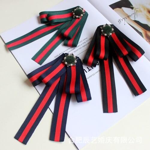 Fashion Big Bow Ribbon Stripe Brooches for Women Rhinestone Pearl Hairball Business Attire Tie Cravat Pin Clothes Accessories