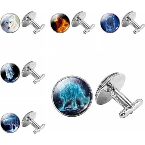2019 New Mens Cufflinks Siberian Wolf Totem Snow Mountain Wolf Glass Convex Round Silver Cufflinks for Mens Gift Buttons