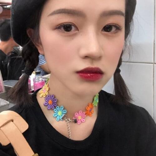 Spring and summer soil cool lovely floret girl heart seven color necklace web celebrity super immortal joker clavicle chain