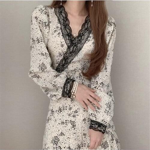 2021 New Fashion Contrast Color Lace Trim Deep V-neck Puff Sleeve Waist Waist and Thin Floral Double Layer Ruffle Dress Women