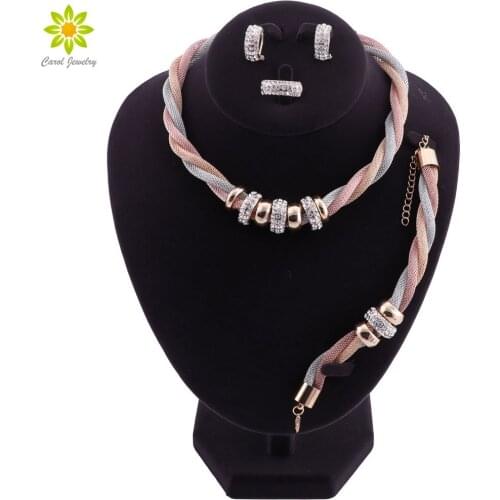 Exquisite Dubai gold Jewelry Set Wholesale Luxury Nigerian Woman Wedding Fashion African Beads Jewelry Set Costume Design