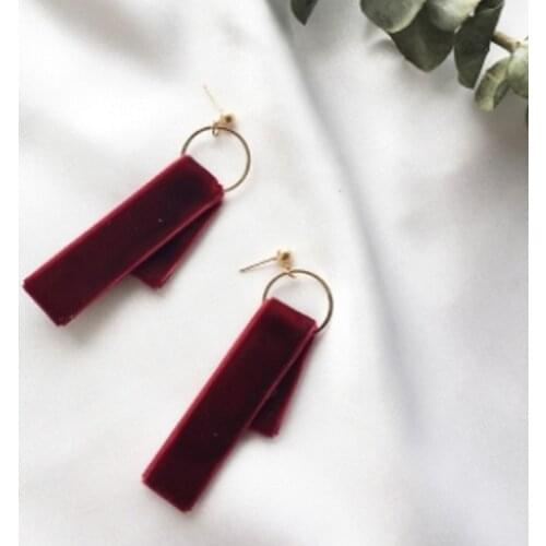 2018 New Beautiful Jewelry Earrings Wind With A Cross Velvet Geometric Personality Exaggerated Earrings Ladies Gift Spree
